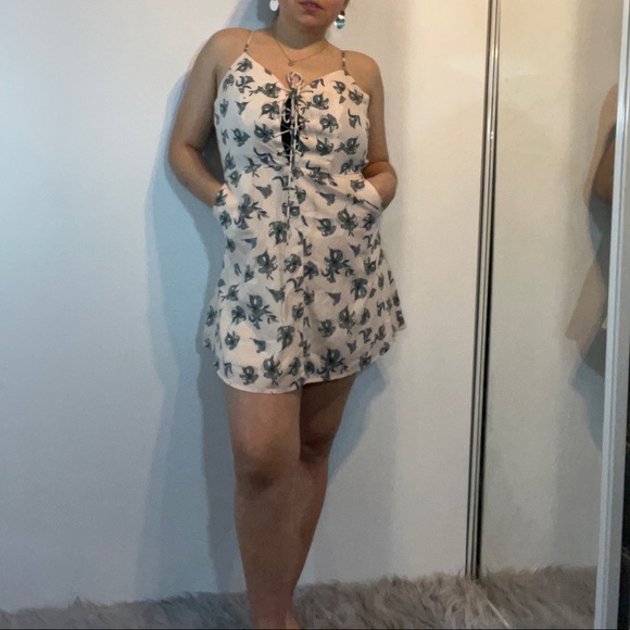 Very J Dresses & Skirts - VERY J DRESS FLORAL SIZE S